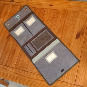 Thirty-one Monogrammed Polka Dot Gray/Brown Wall Organizer w/Letter "P"